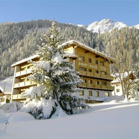 Hotel Garni Ernst Falch Sankt Anton am Arlberg Exteriör bild