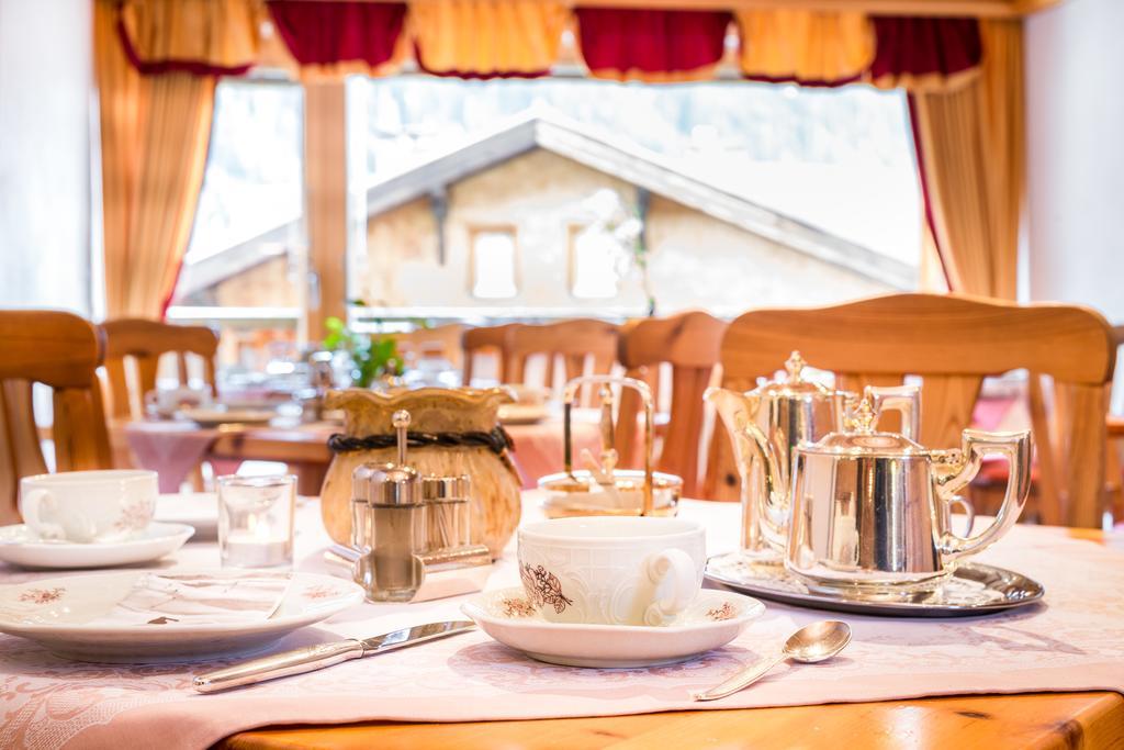 Hotel Garni Ernst Falch Sankt Anton am Arlberg Exteriör bild
