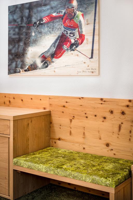 Hotel Garni Ernst Falch Sankt Anton am Arlberg Exteriör bild